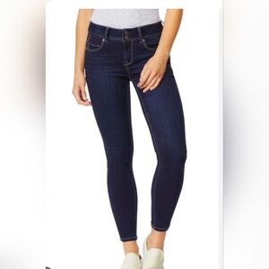 Wallflower Ultra Fit Ankle Jeans 5 Short